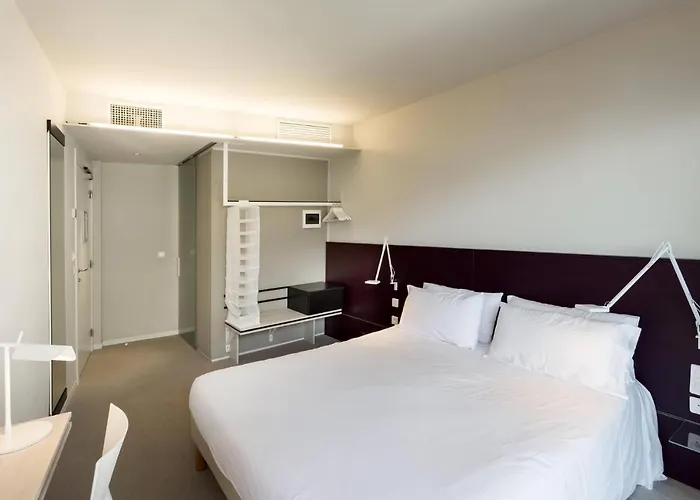 Palm Garavan Szálloda 3*