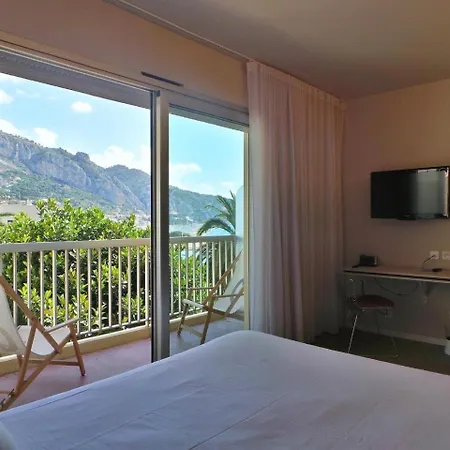 Palm Garavan Отель 3*