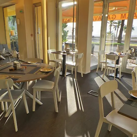 Palm Garavan Отель Ментона